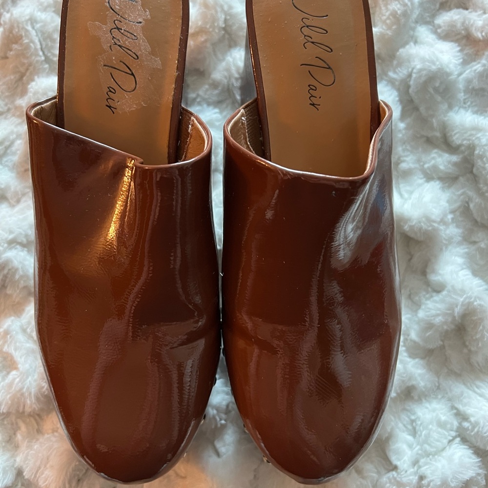 Women’s clogs, very light
